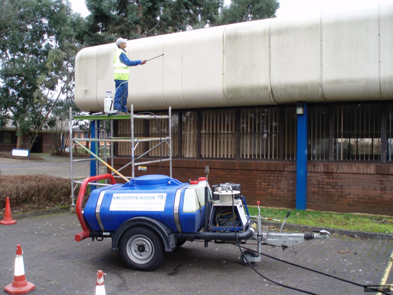 Building Canopy Cleaning