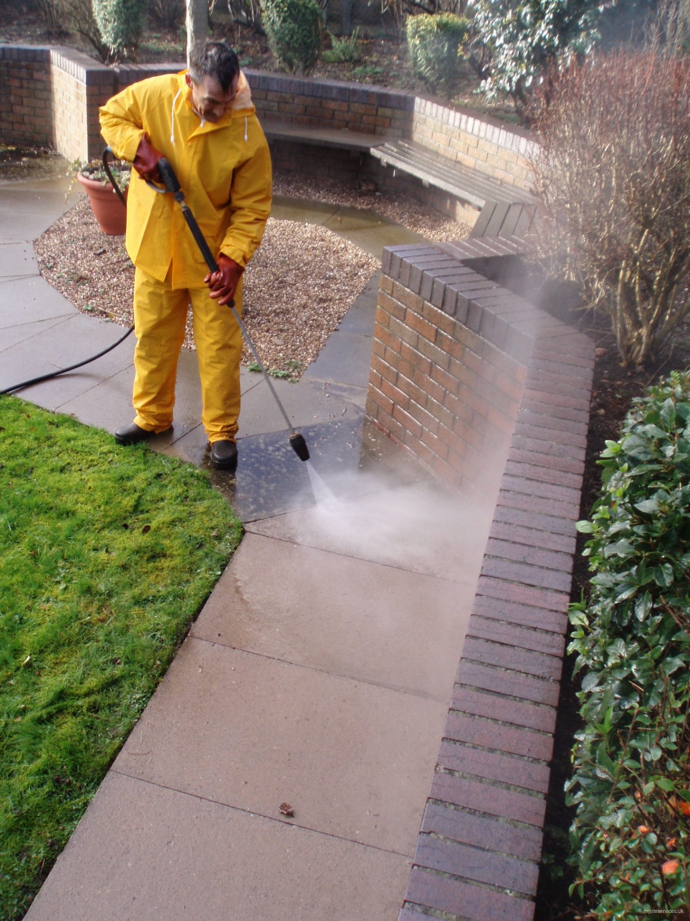 Domestic Driveways, Patios & Garden Cleaning