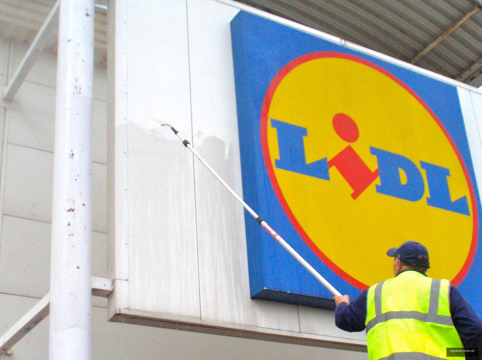 Retail Signage — Lidl